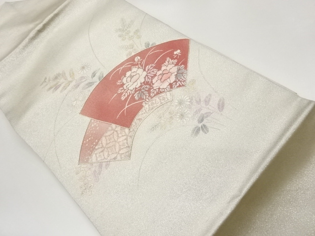 銀彩銀駒刺繍地紙に草花模様名古屋帯